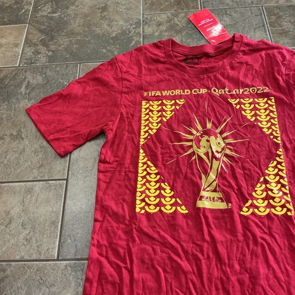 🔥3/$42 with FREE SHIPPING🔥 FIFA World Cup Qatar 2022 Red T-Shirt - Picture 2 of 3